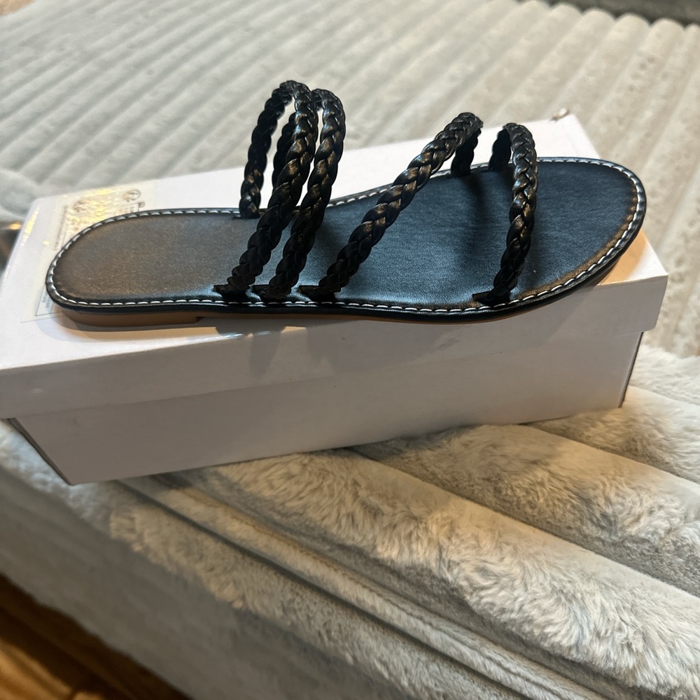 4 pairs brand new Shein sandals size EU40